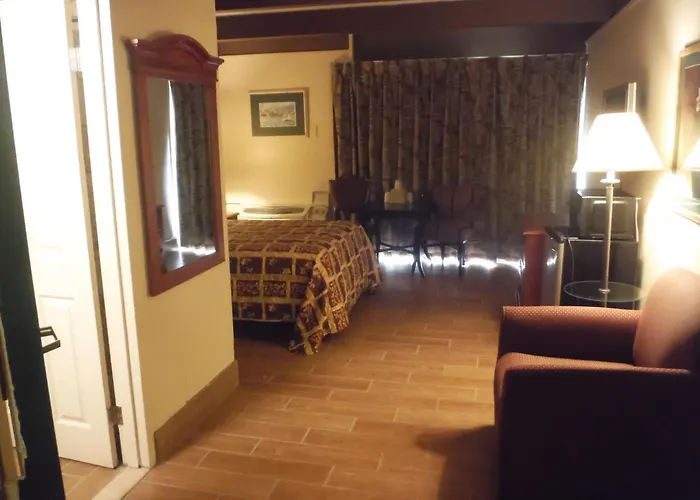 Budgetel Inn & Suites Hotel